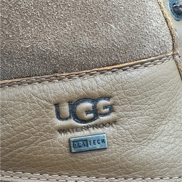 UGG Adirondack waterproof winter boots - Picture 15 of 16